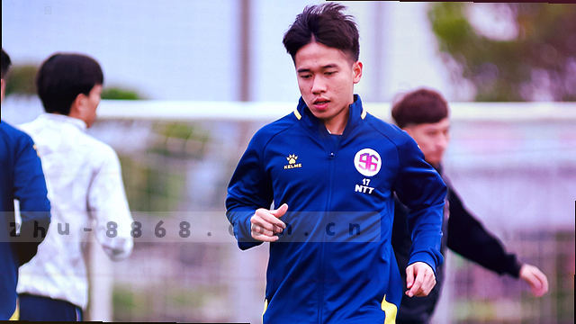 需求明确后，48小时内出初稿   
先定框架，再填内容，最后统稿   
每日同步进度，确保双方认知一致